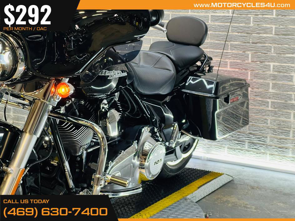 Street Glide®