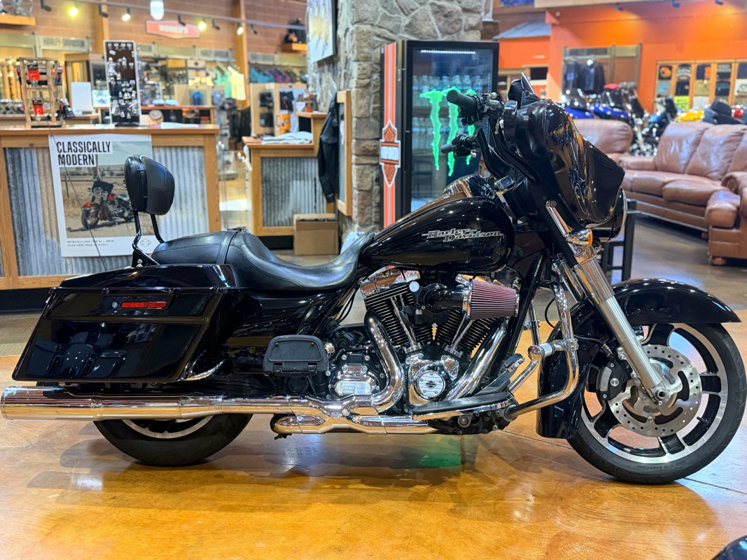 Street Glide®