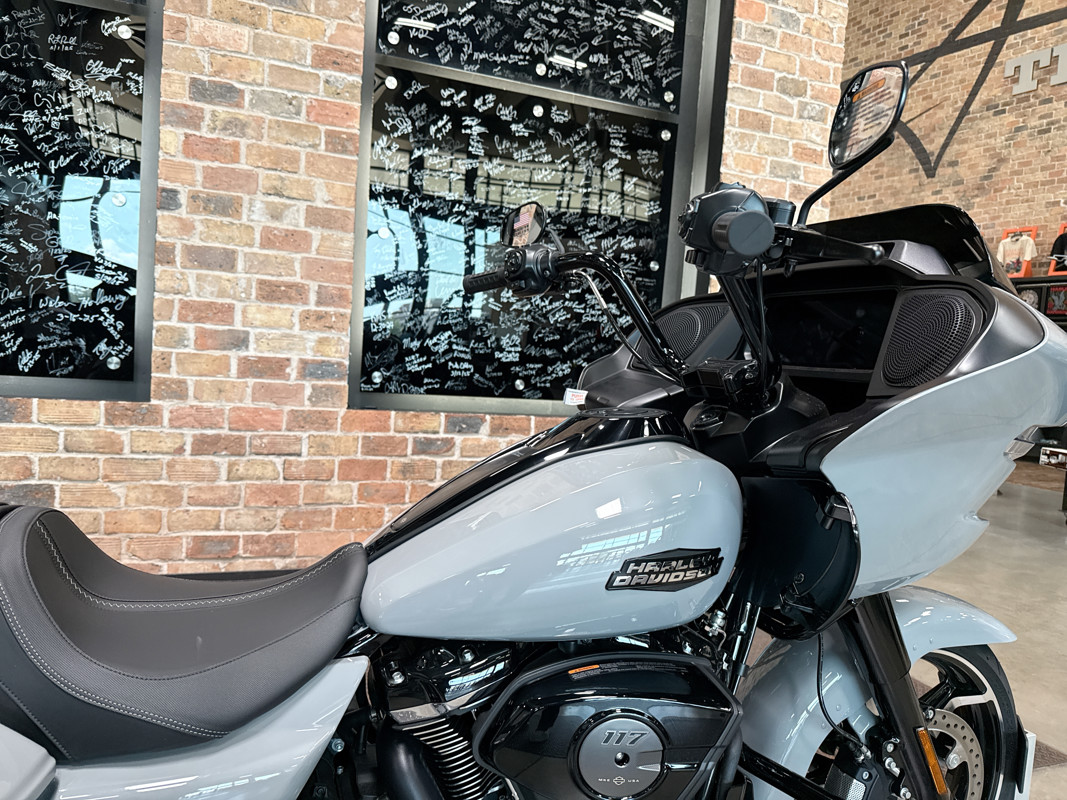 Road Glide®