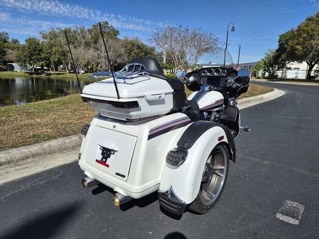 CVO Tri Glide® Ultra