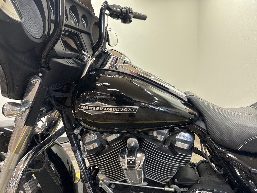 Street Glide®