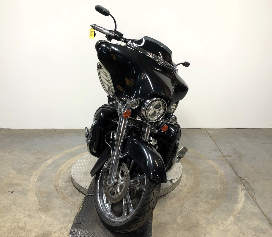Street Glide®