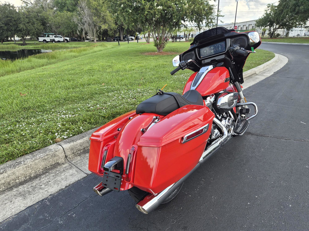 Street Glide®