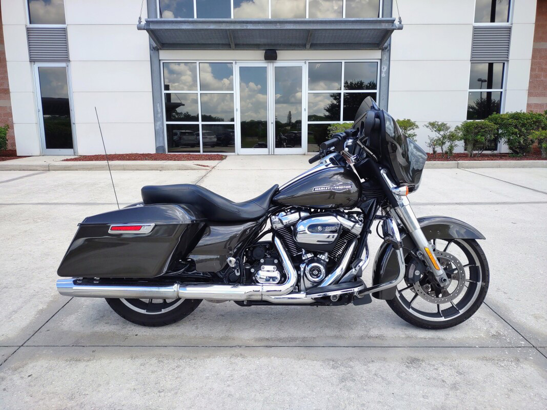 Street Glide®