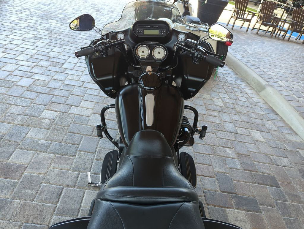 Road Glide® Custom