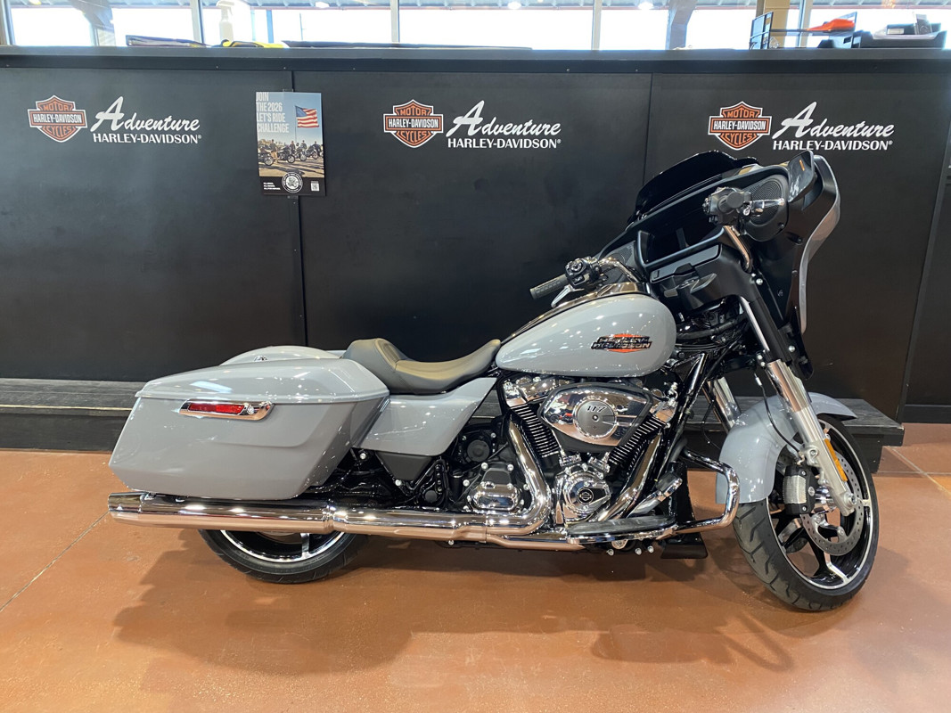 Street Glide®