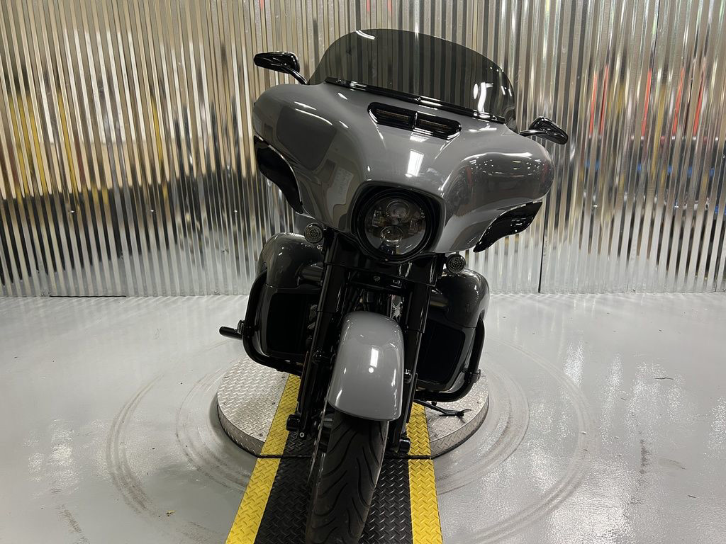 CVO® Street Glide®