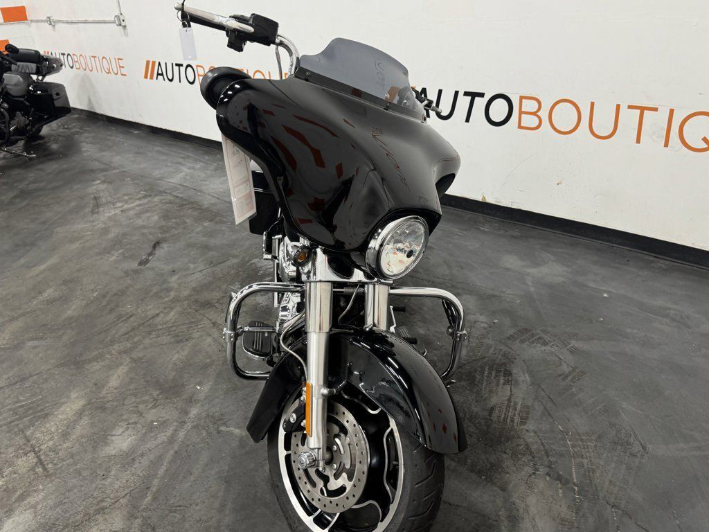 Street Glide®