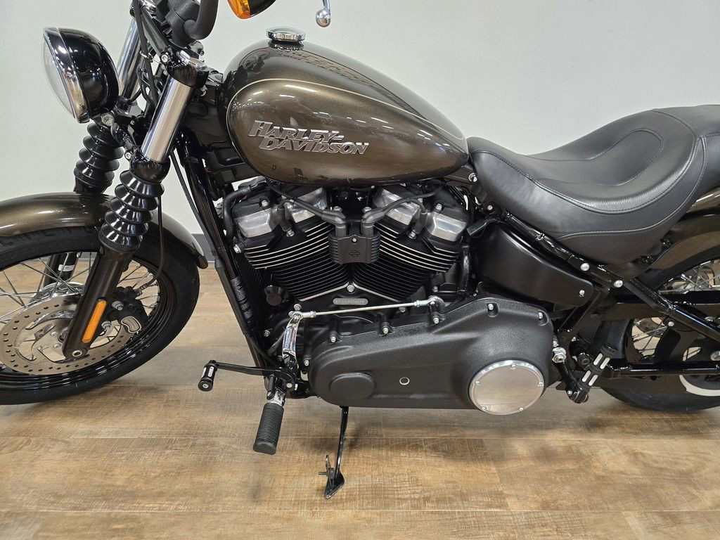 Street Bob®