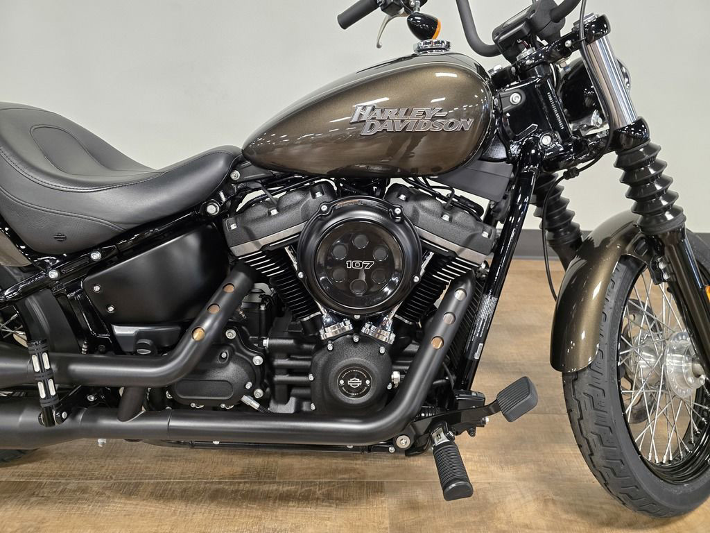 Street Bob®