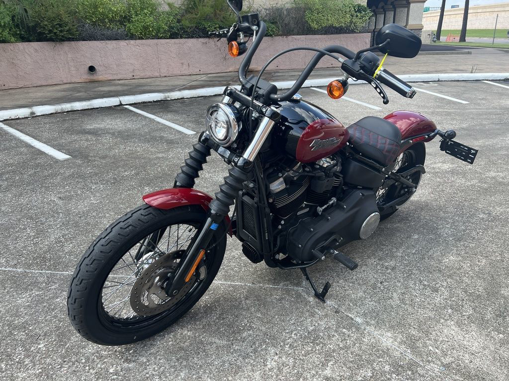 Street Bob®