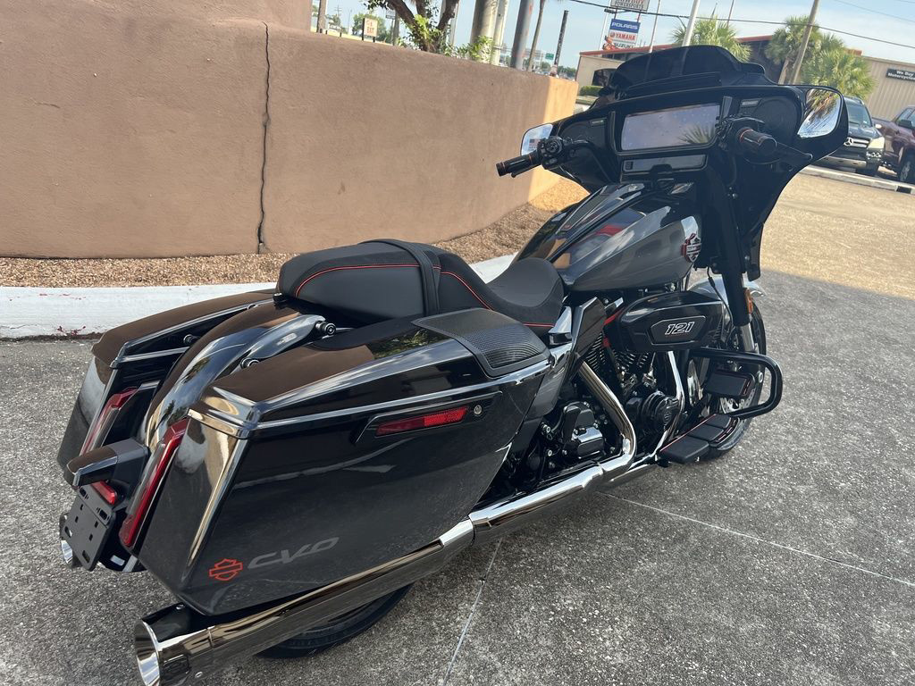 CVO® Street Glide®