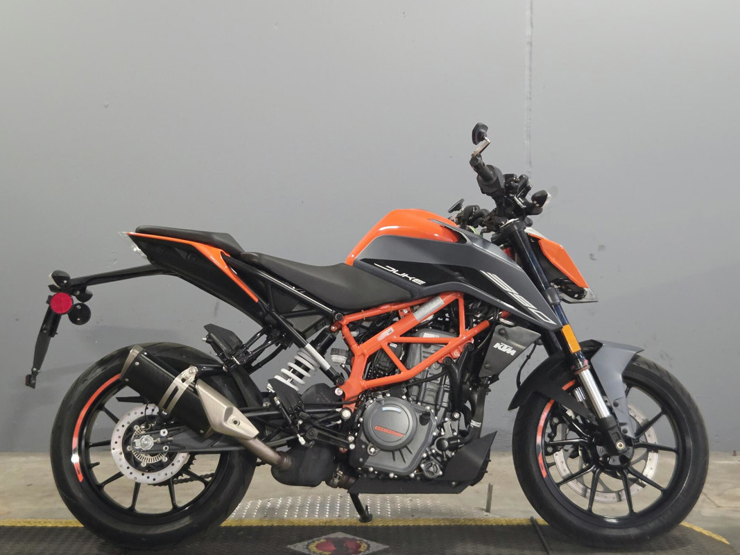 390 Duke