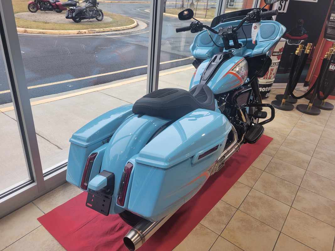 Road Glide®