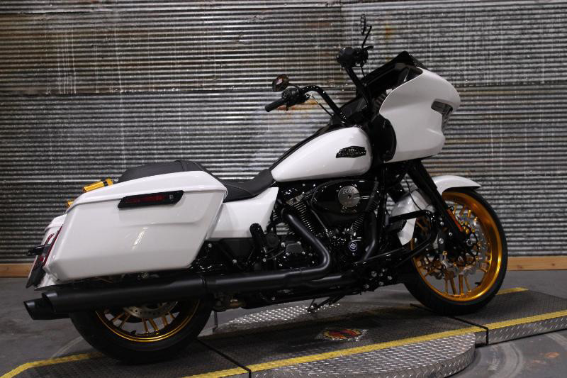 Road Glide®