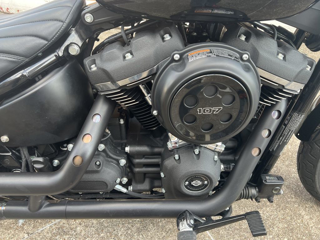 Street Bob®