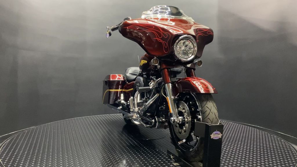 CVO™ Street Glide®