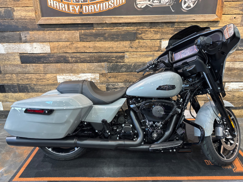 Street Glide®