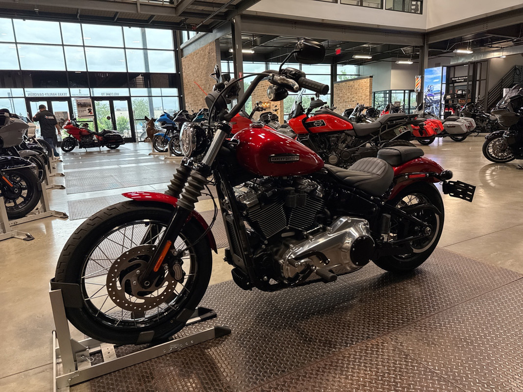 Street Bob®