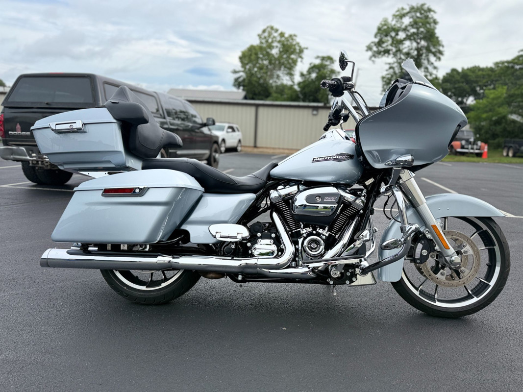 Road Glide®