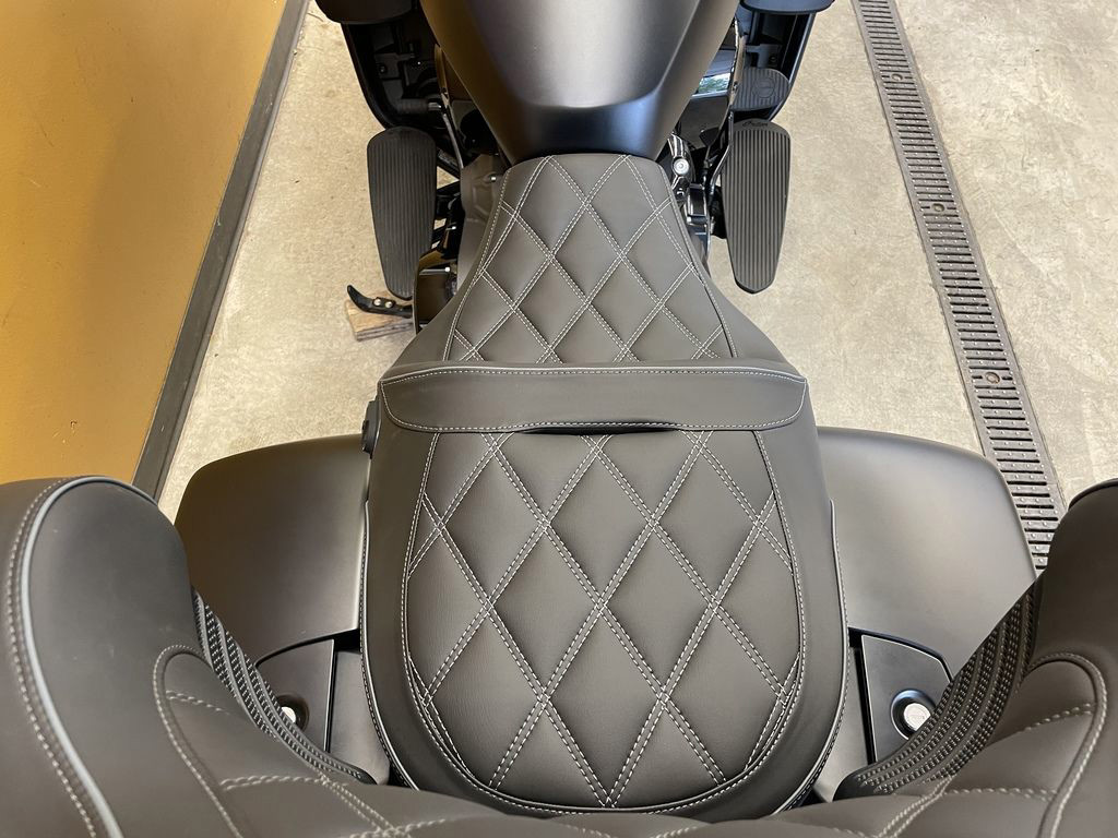 Pursuit Dark Horse Premium Package