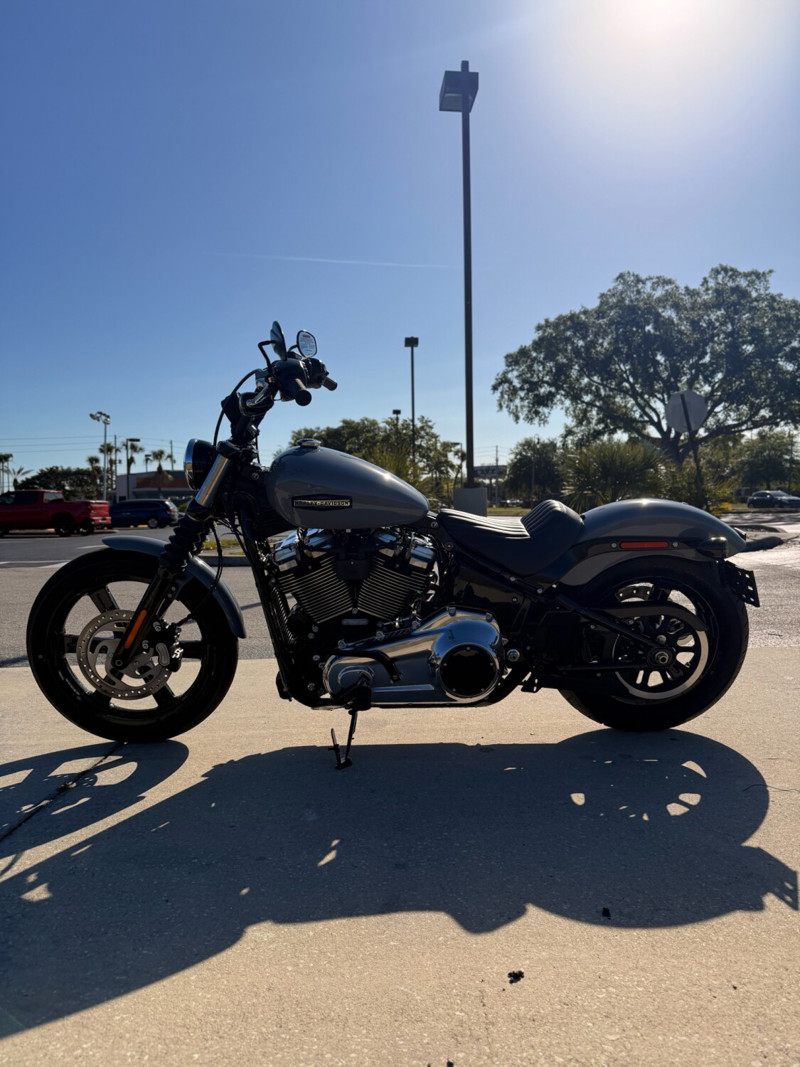 Street Bob®
