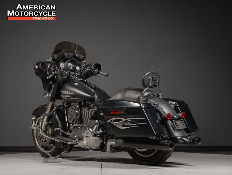 Street Glide®