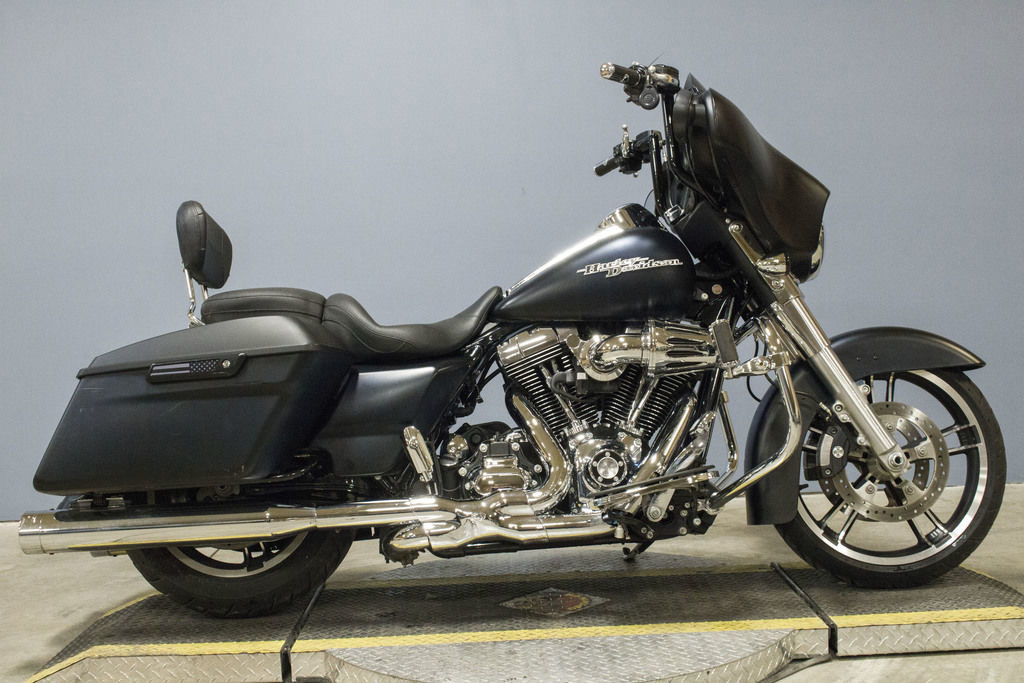 Street Glide®