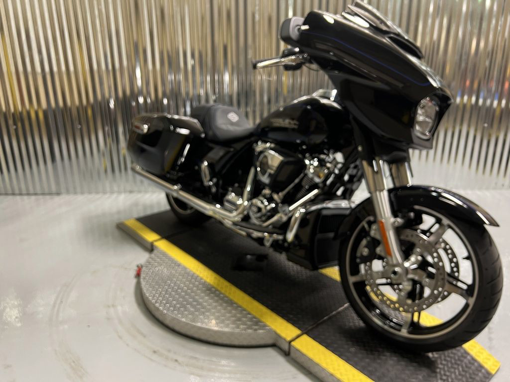 Street Glide®