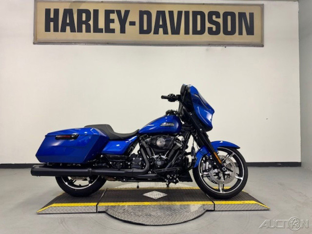 Street Glide®