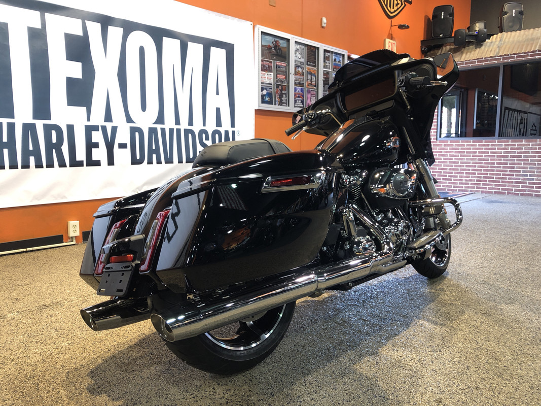 Street Glide®