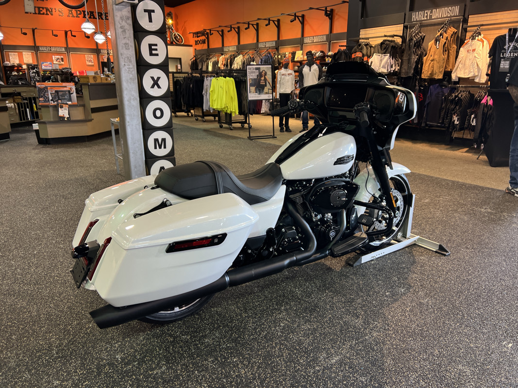 Street Glide®