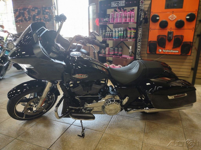 Road Glide®