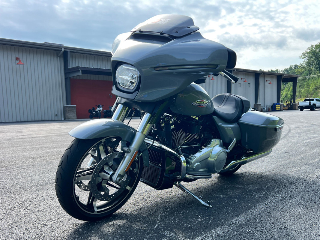 Street Glide®