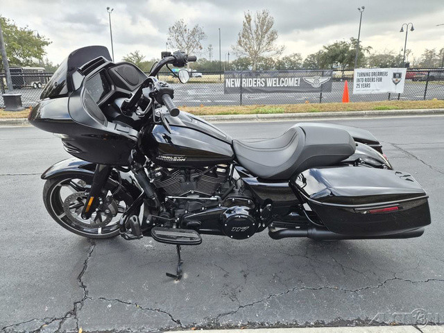 Road Glide®