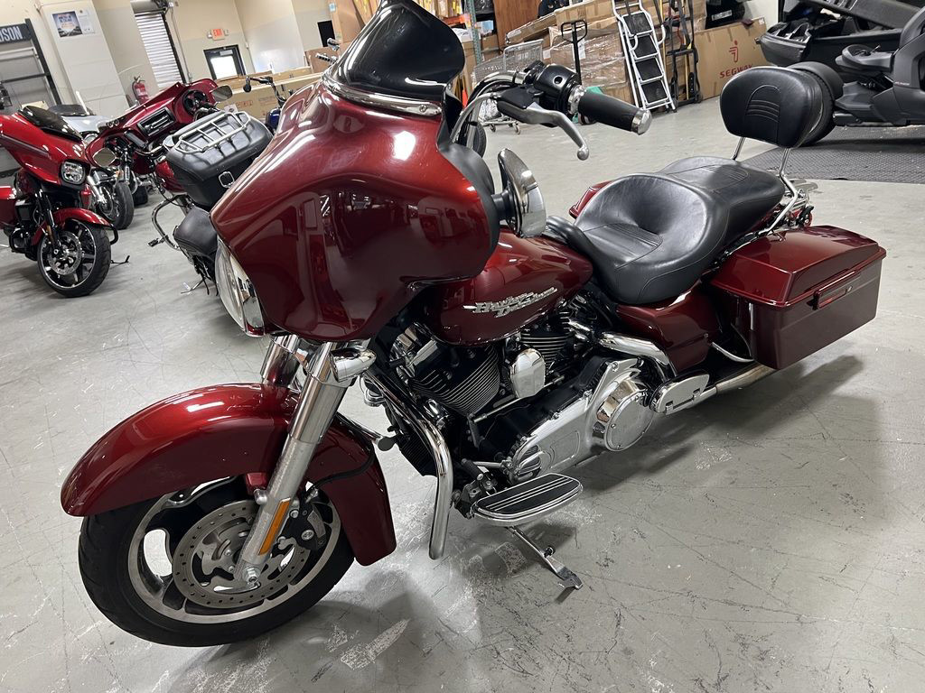 Street Glide®