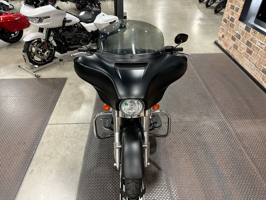 Street Glide®