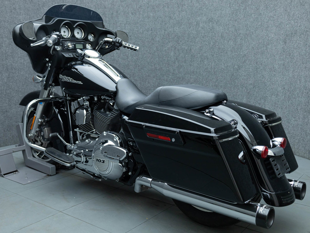 Street Glide®