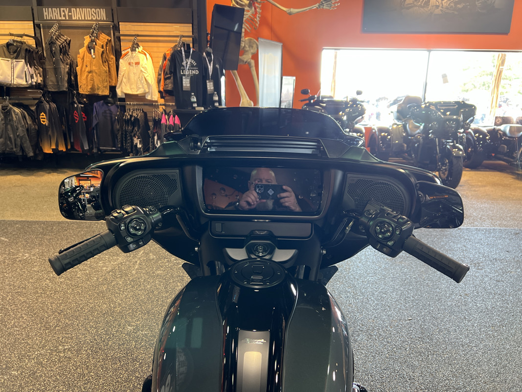 Street Glide®