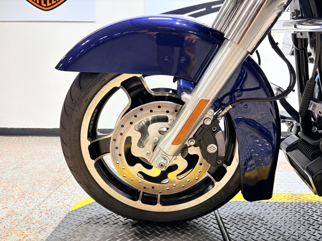 Street Glide®