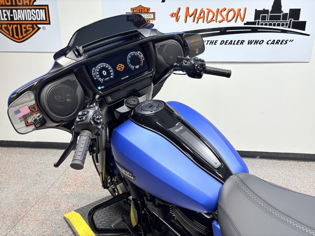 Street Glide®