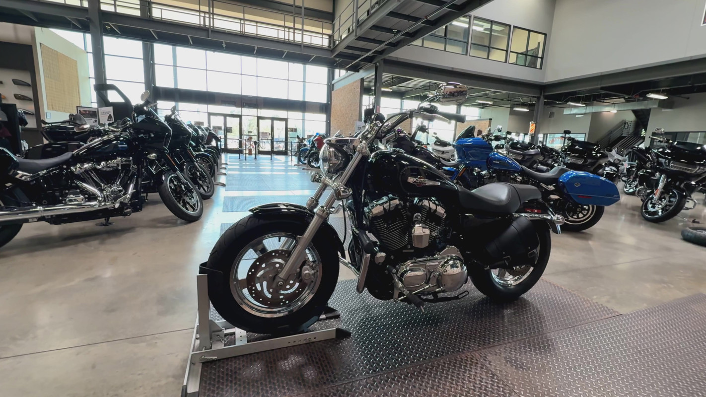 Sportster® 1200 Custom - H-D1 Factory Custom
