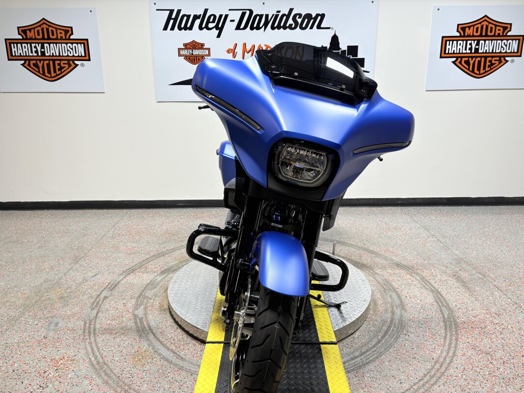 Street Glide®