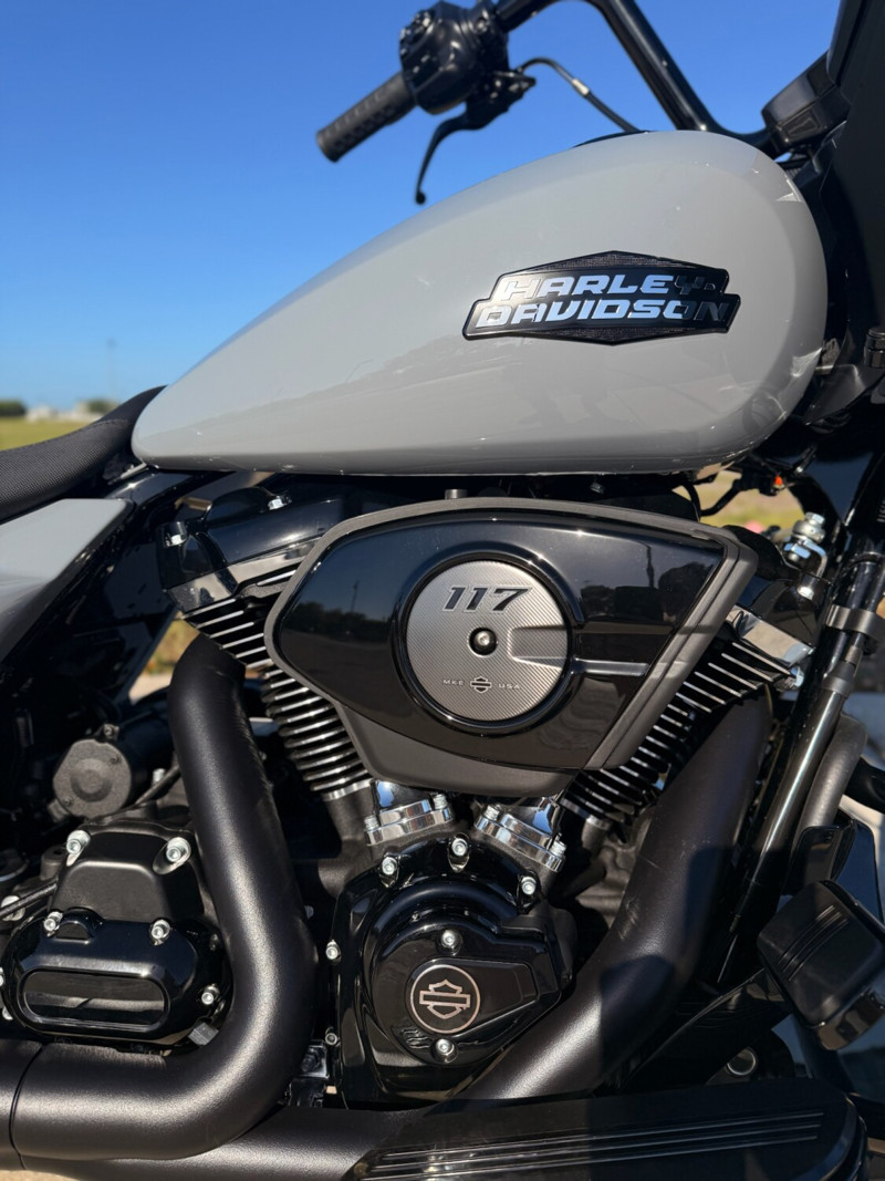 Road Glide®