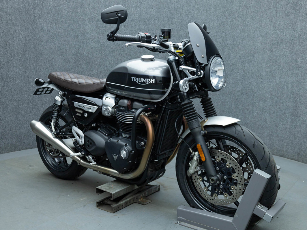 SPEED TWIN