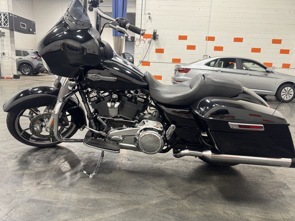 Street Glide®