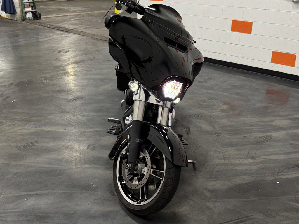 Street Glide®
