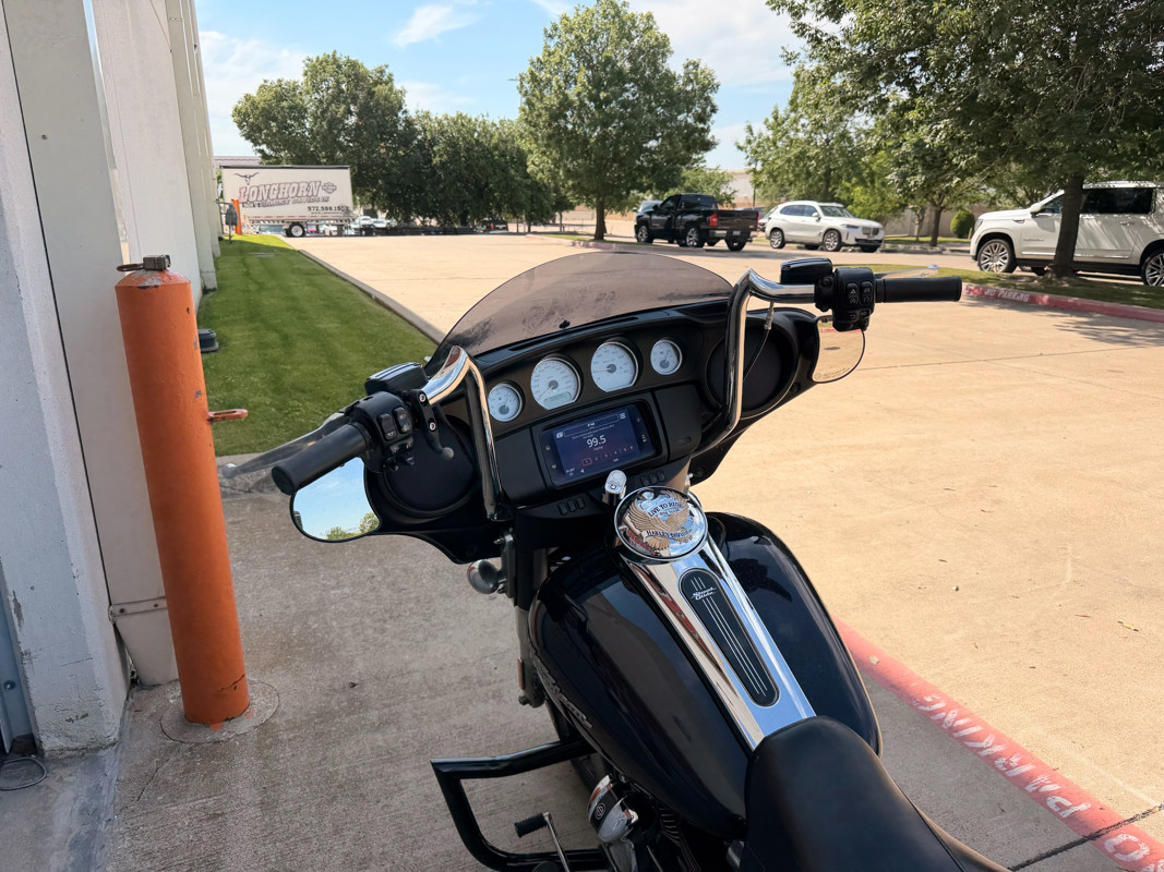 Street Glide®