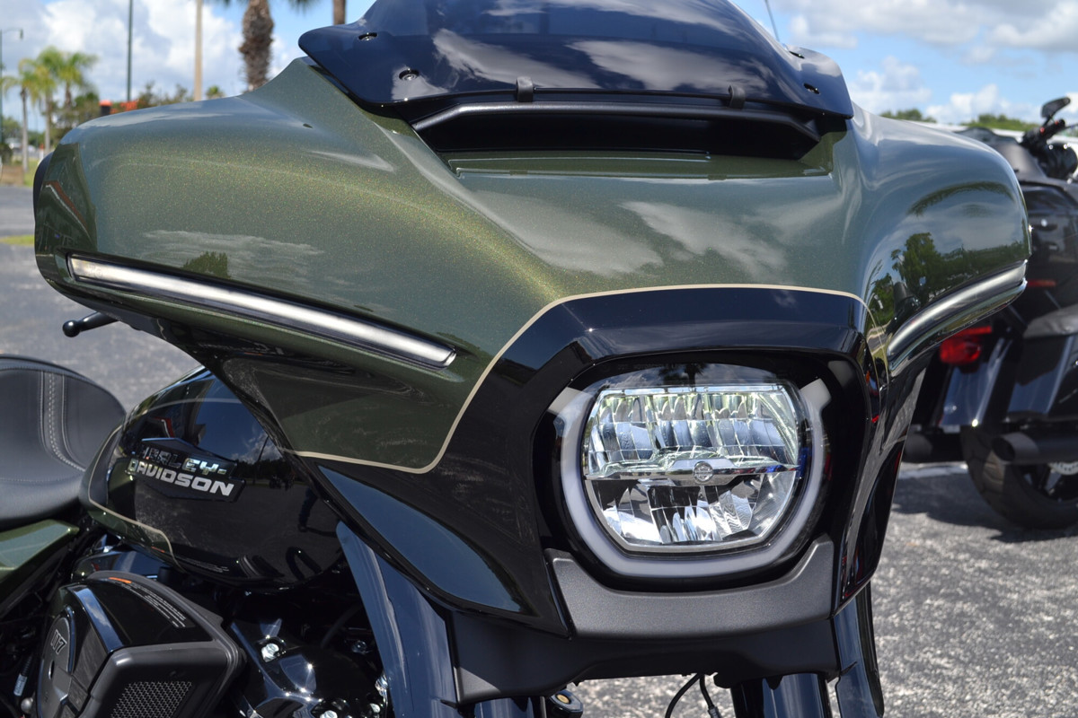 Street Glide®