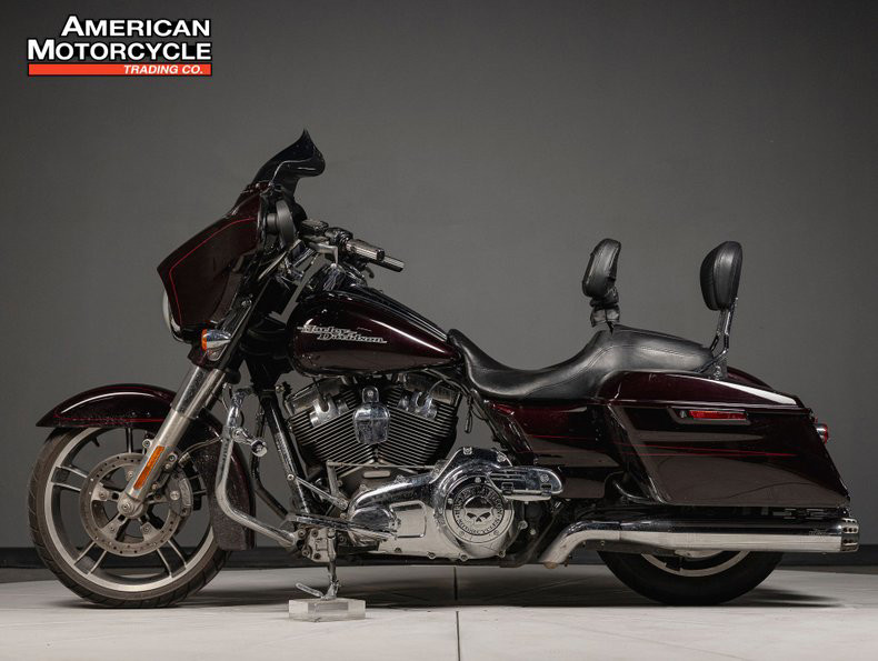 Street Glide®